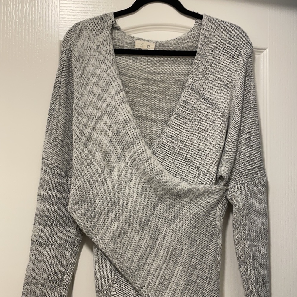 Cross front sweater - Picture 2 of 4